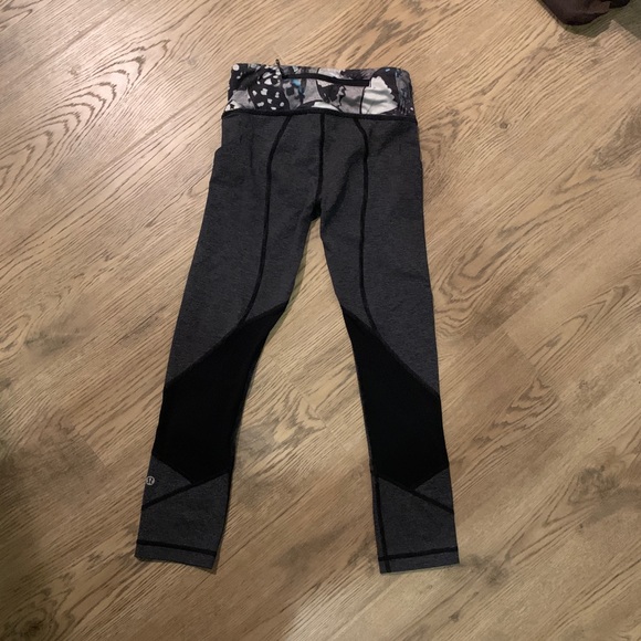 🍋 Lululemon Athletica Black/White/Blue Legging 2 - Picture 2 of 7